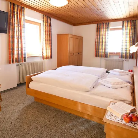 Lienharterhof Guest house Monguelfo-Tesido / Welsberg-Taisten
